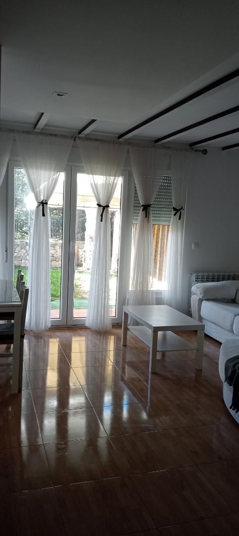 Dormitori de Casa o xalet de lloguer en Santa María de Cayón amb Calefacció, Jardí privat i Parquet
