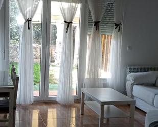 Dormitori de Casa o xalet de lloguer en Santa María de Cayón amb Calefacció, Jardí privat i Parquet