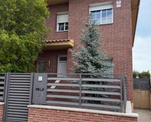 Vista exterior de Pis de lloguer en Cambrils amb Aire condicionat, Calefacció i Jardí privat