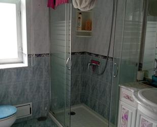 Bany de Pis en venda en Villablino amb Calefacció, Parquet i Moblat