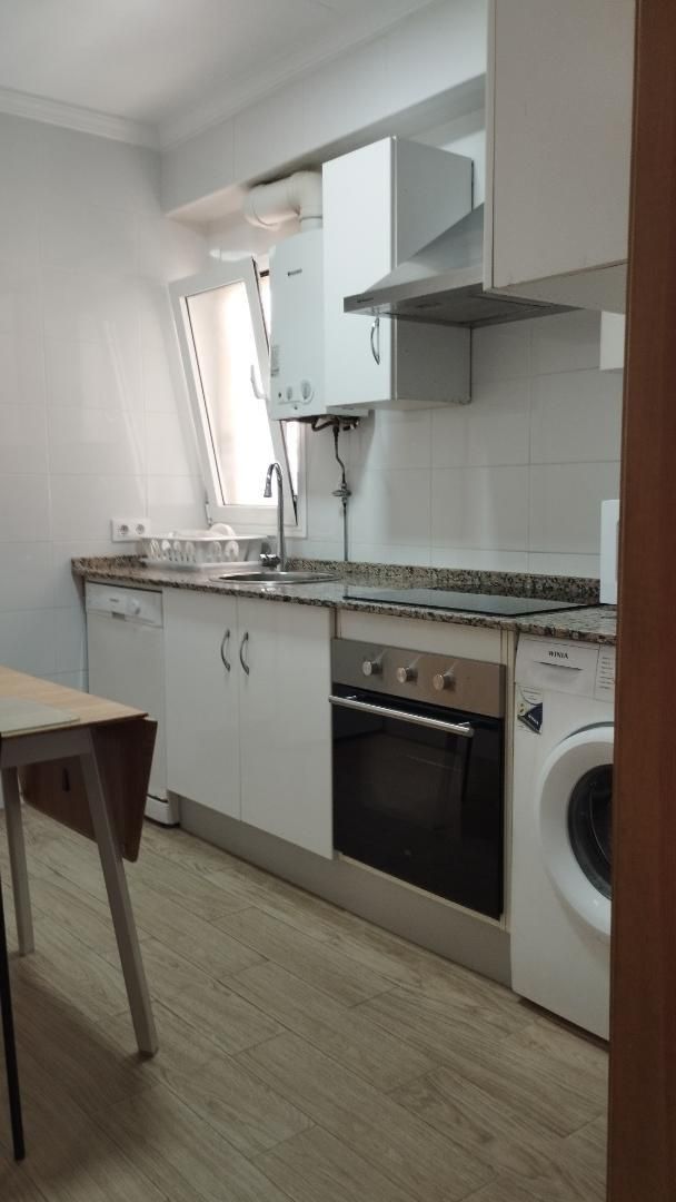 Kitchen of Flat to share in Puerto Real  with Furnished, Oven and Washing machine