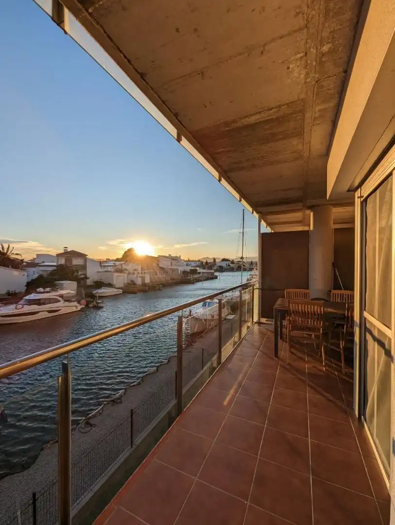 Flat for sale in Avinguda de Santa Margarida, 11, Santa Margarita Balcony of Flat for sale in Roses with Air Conditioner, Terrace and Swimming Pool