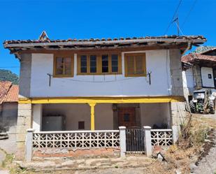 Vista exterior de Casa o xalet en venda en Ponga amb Terrassa