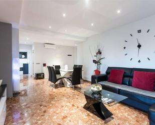 Sala d'estar de Pis de lloguer en  Valencia Capital amb Aire condicionat, Moblat i Balcó