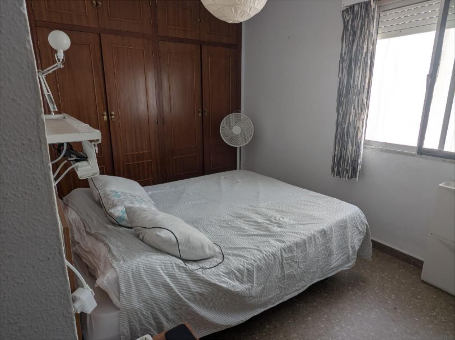 Bedroom of Flat to share in Málaga Capital  with Air Conditioner, Furnished and Balcony