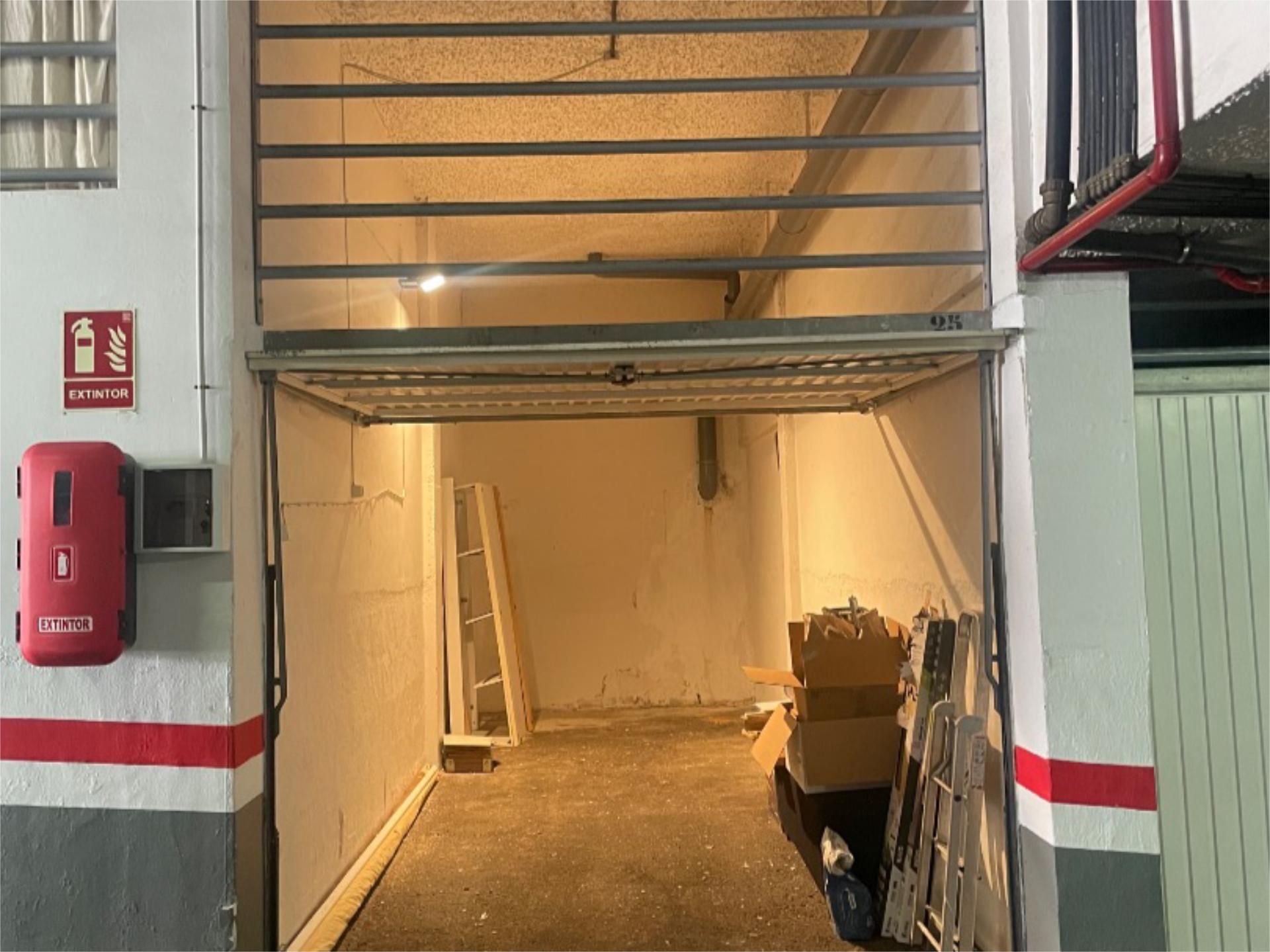 Garage to rent in Arona