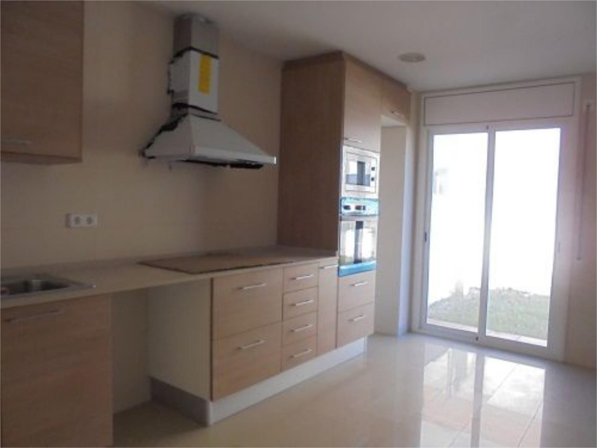 Casa o chalet en venta en Carrer de Ponent, 1, Llorenç del Penedès Cocina de Casa o chalet en venta en Llorenç del Penedès con Aire acondicionado, Terraza y Balcón