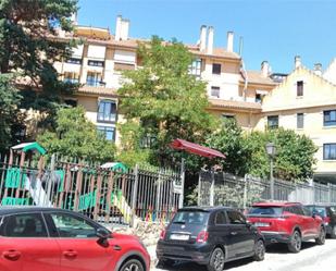 Exterior view of Flat for sale in San Lorenzo de El Escorial  with Swimming Pool