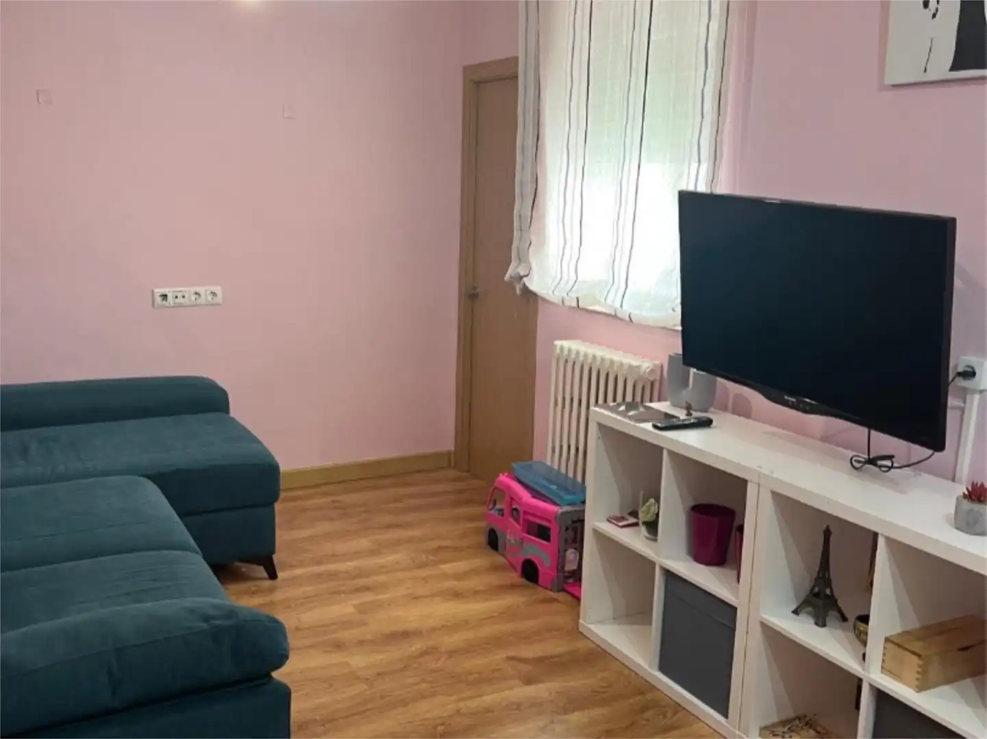 Piso en venta en Calle San Pedro, 12, Venta de Baños Sala de estar de Piso en venta en Venta de Baños con Calefacción, Parquet y Trastero