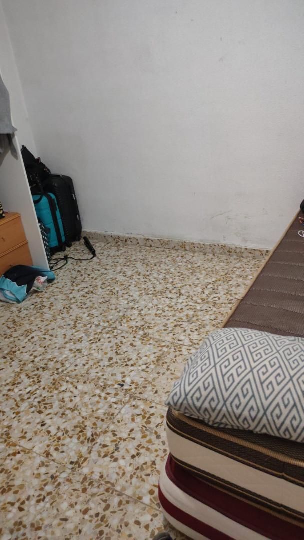 Flat to share in Patones  with Furnished