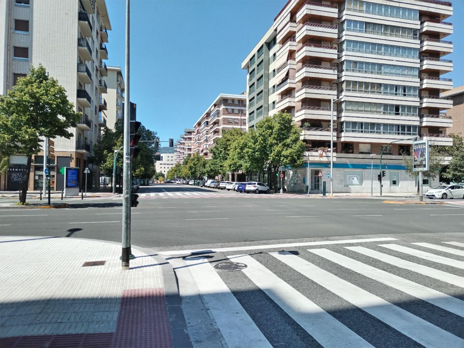 Vista exterior de Pis per a compartir en  Pamplona / Iruña amb Aire condicionat, Calefacció i Parquet
