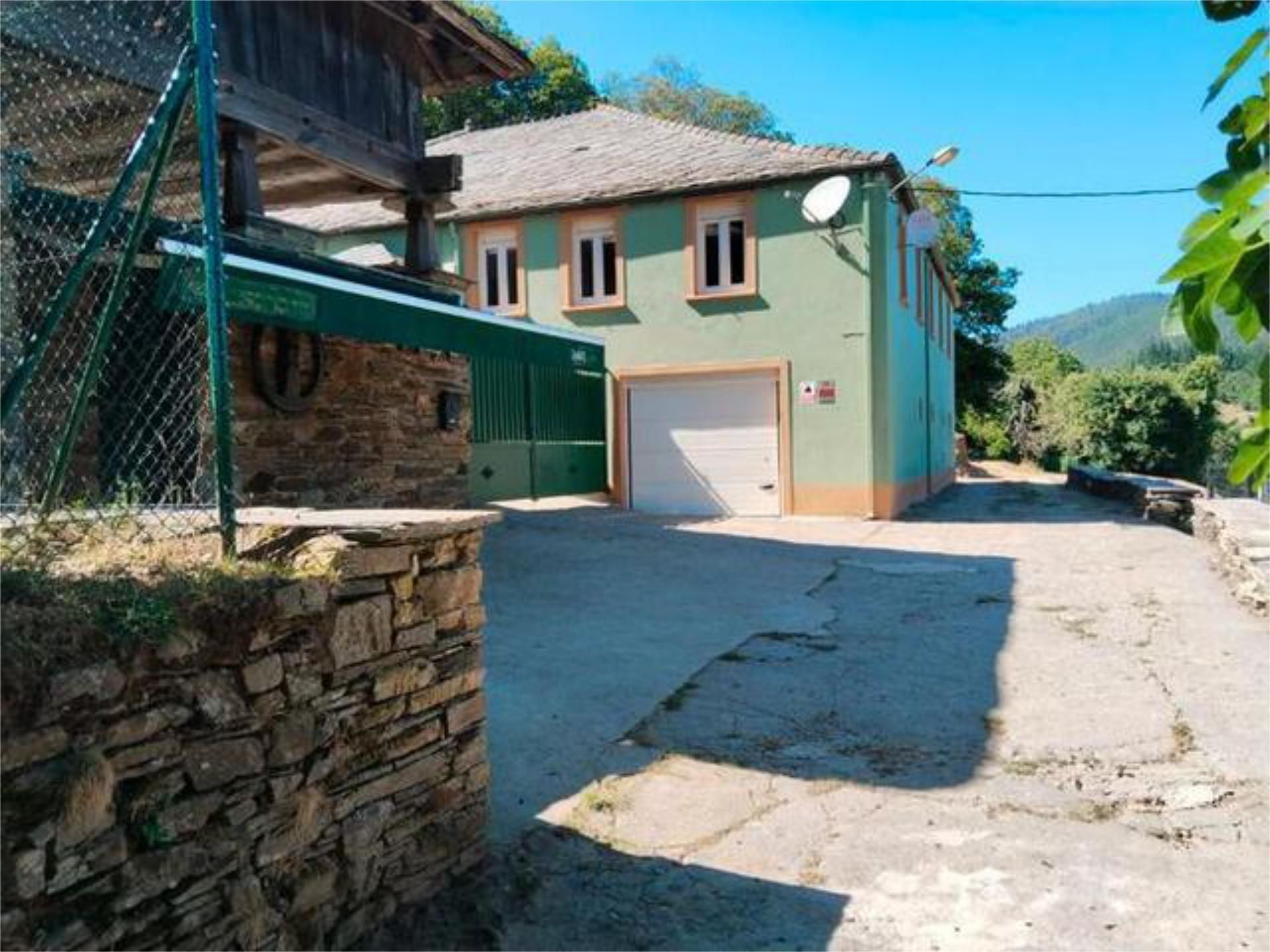 Vista exterior de Casa o xalet de lloguer en Sarria amb Calefacció, Jardí privat i Terrassa
