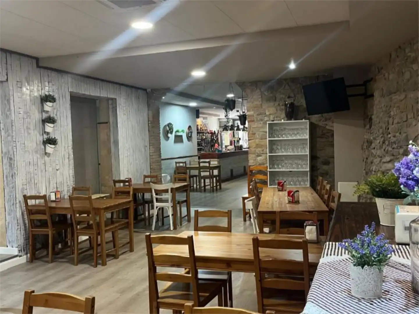 Local en traspaso en Carrer Gran, 27, Sant Vicenç de Castellet Local en traspaso en Sant Vicenç de Castellet con Aire acondicionado, Calefacción y Parquet