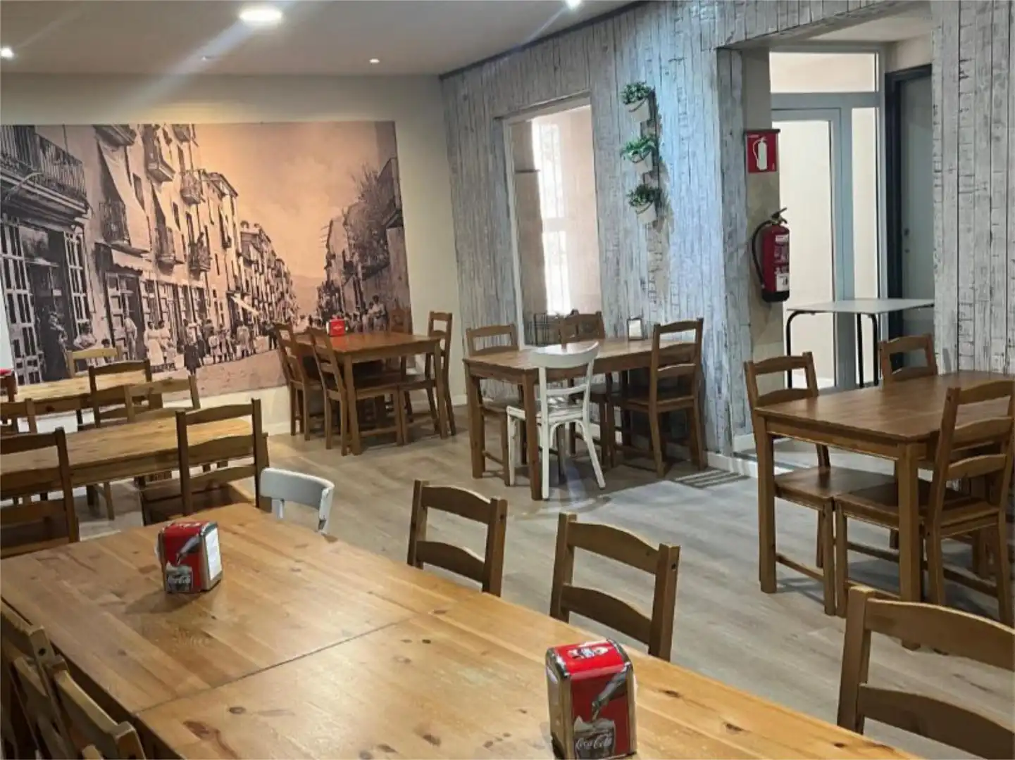 Local en traspaso en Carrer Gran, 27, Sant Vicenç de Castellet Comedor de Local en traspaso en Sant Vicenç de Castellet con Aire acondicionado, Calefacción y Parquet