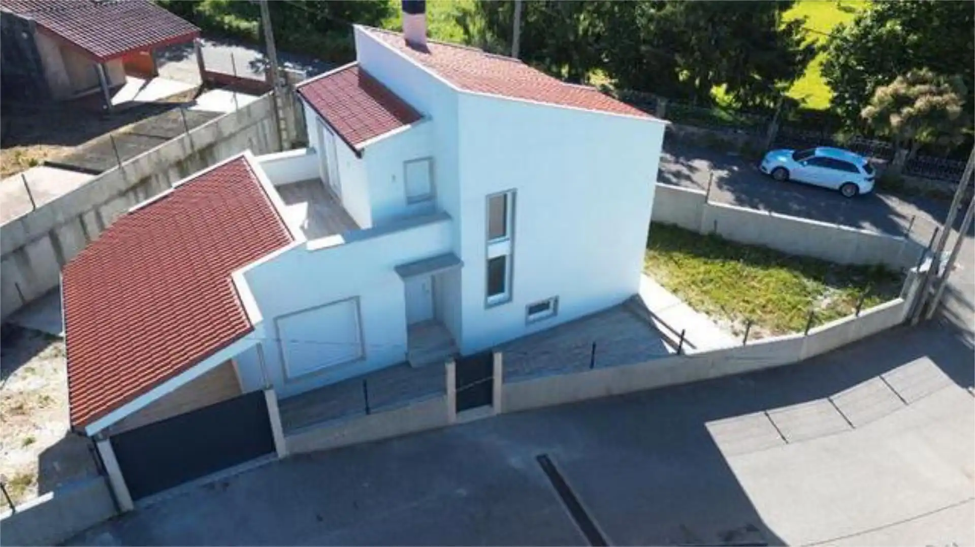 Einfamilien-Reihenhaus zum Verkauf in A Guarda Außenansicht von Einfamilien-Reihenhaus zum Verkauf in A Guarda mit Heizung, Privatgarten und Terrasse