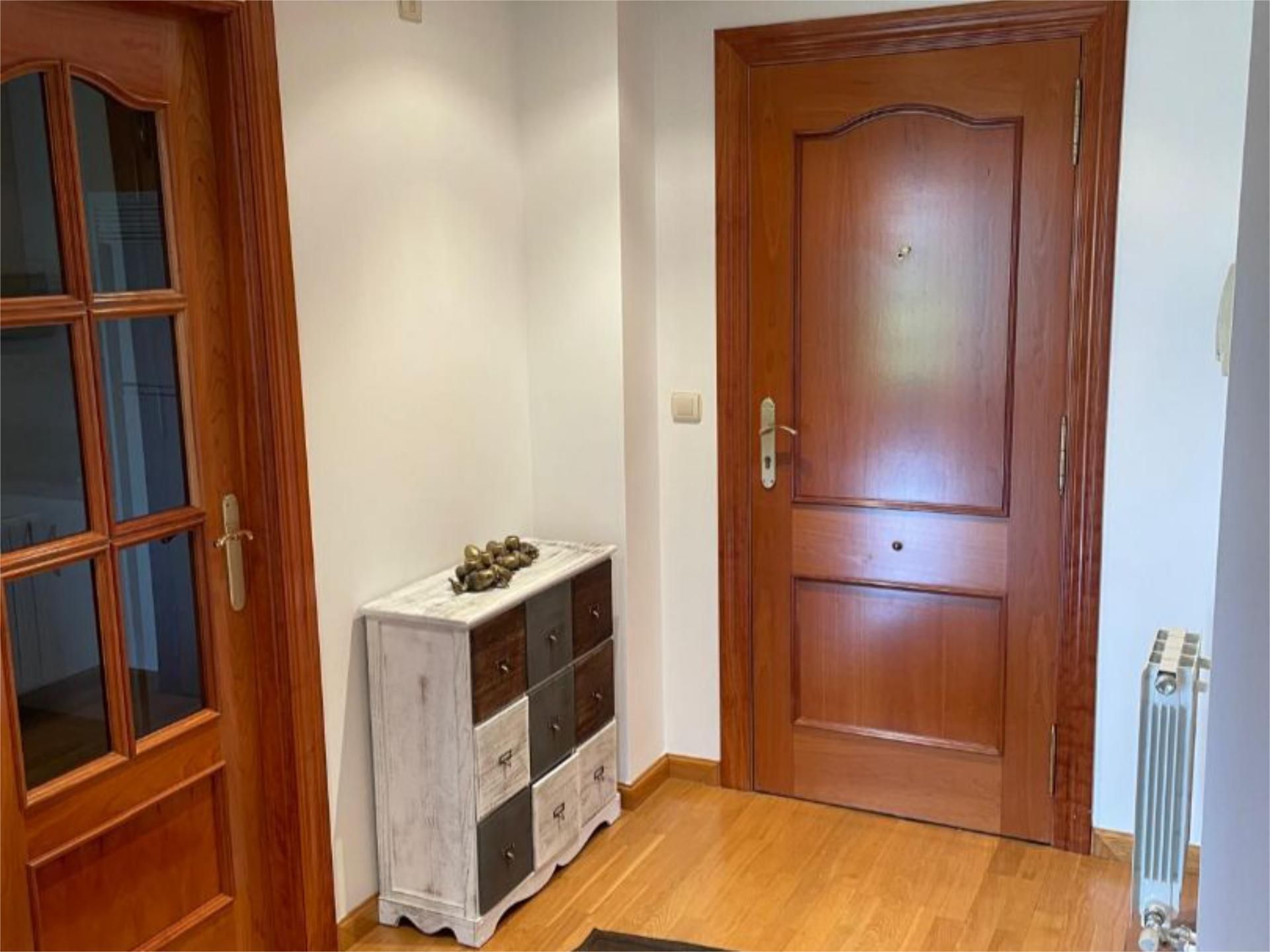 Apartament de lloguer en León Capital  amb Calefacció, Parquet i Moblat