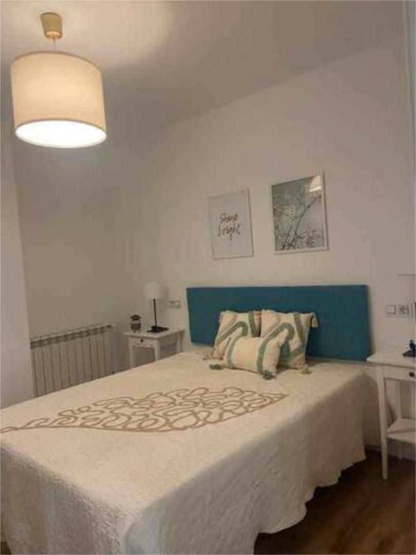 Dormitori de Apartament de lloguer en Vilagarcía de Arousa amb Calefacció i Moblat