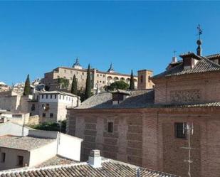Vista exterior de Apartament de lloguer en  Toledo Capital amb Calefacció, Traster i Moblat