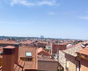 Vista exterior de Dúplex en venda en San Sebastián de los Reyes amb Moblat