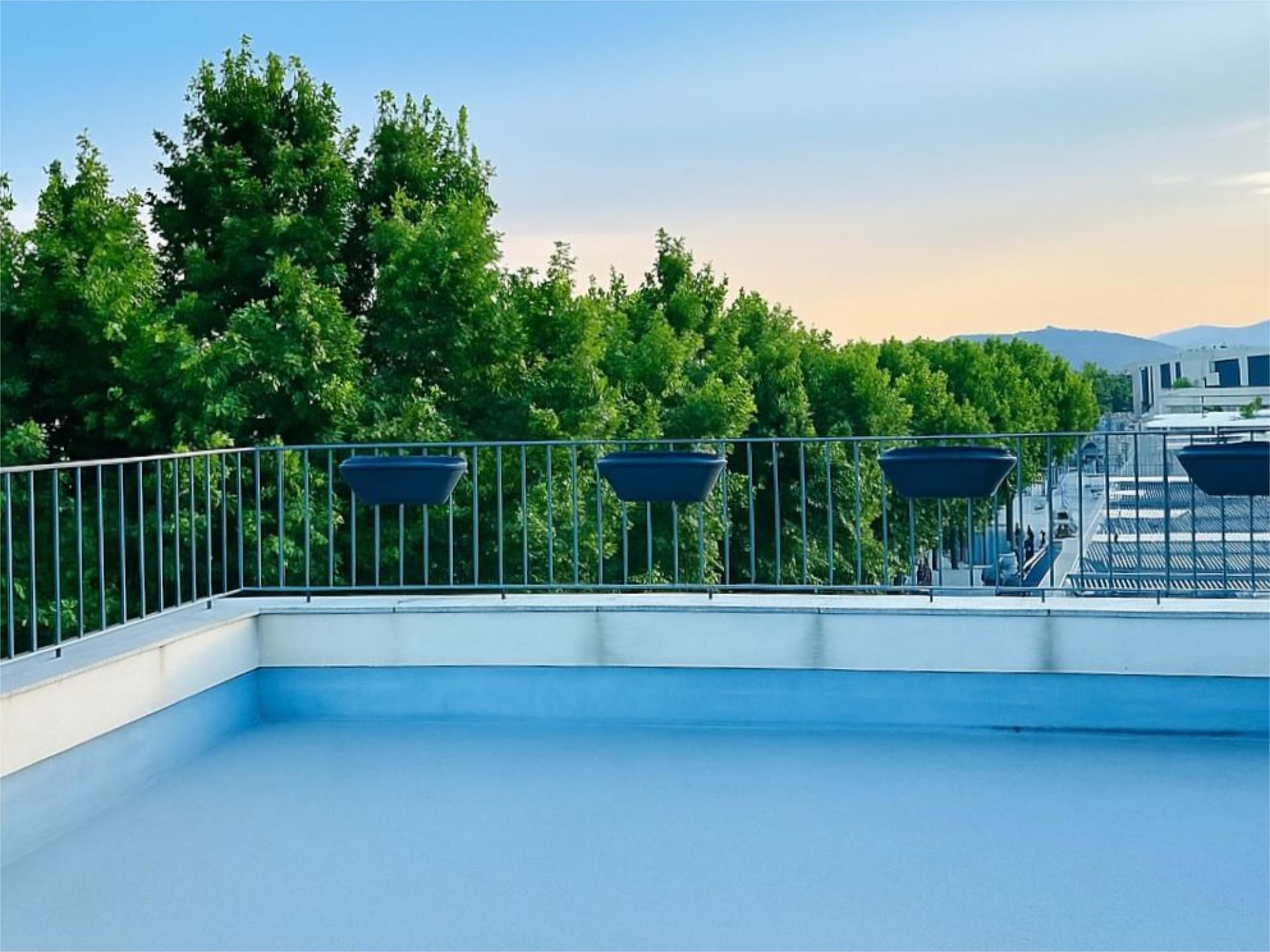 Swimming pool of Flat for sale in Cornellà de Llobregat  with Air Conditioner, Heating and Terrace