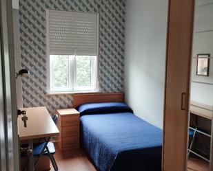 Bedroom of Flat to share in Ferrol  with Heating, Parquet flooring and Furnished