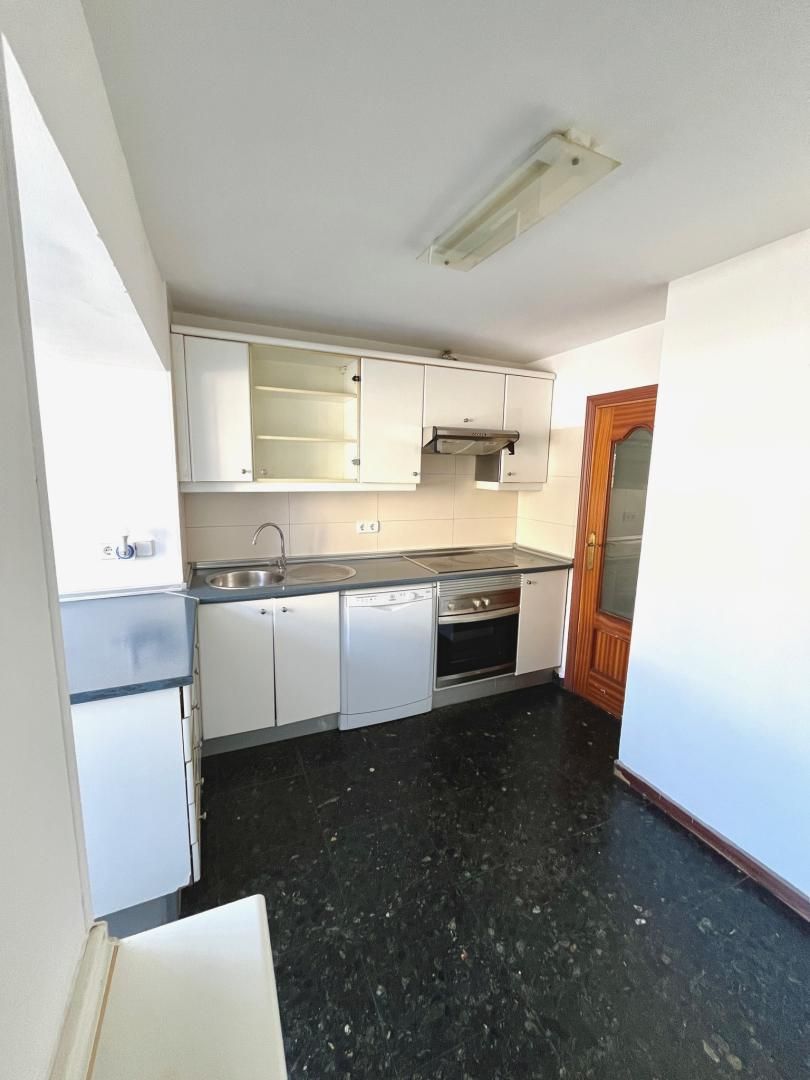 Kitchen of Flat for sale in  Madrid Capital