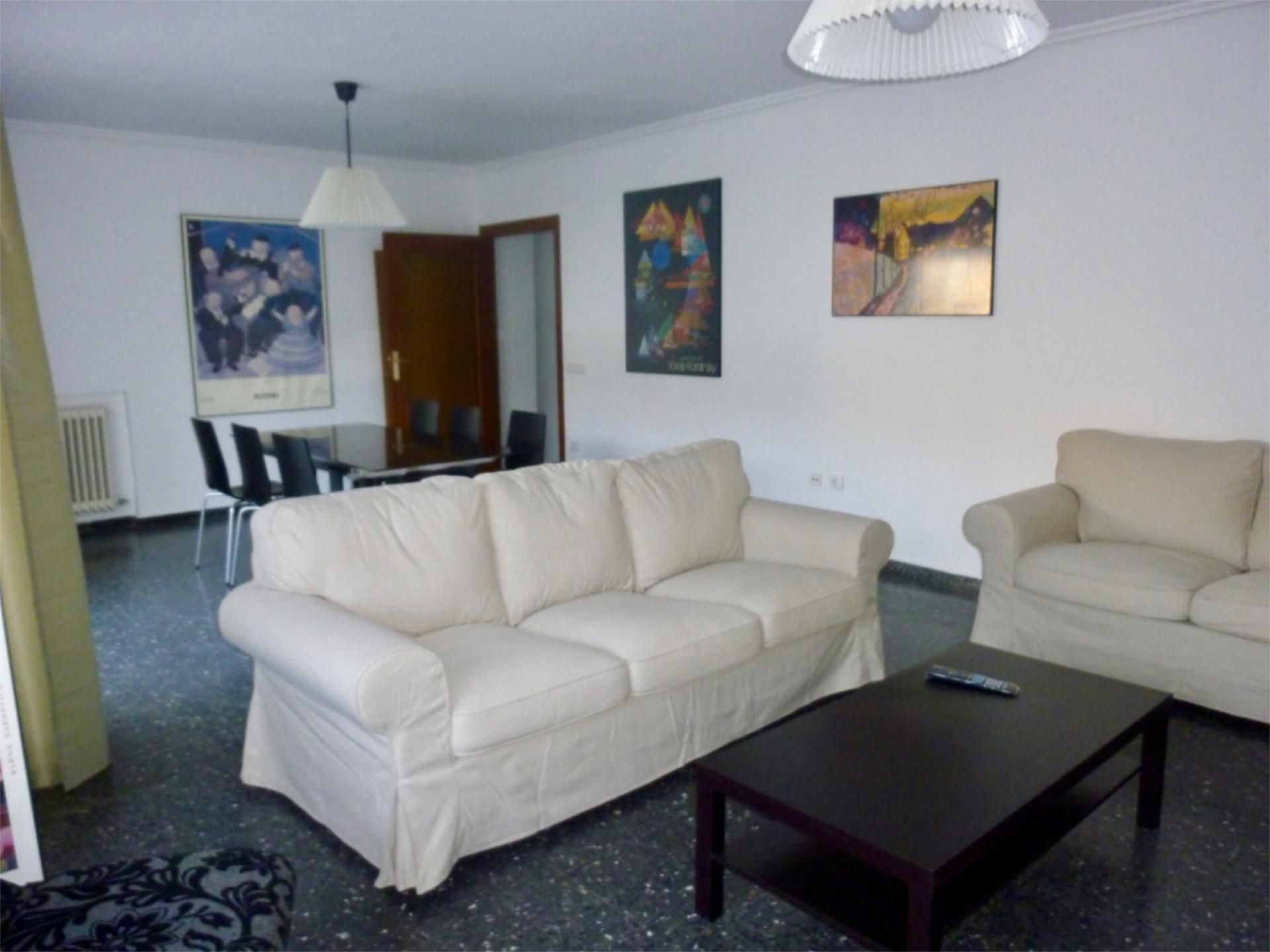 Living room of Flat to share in Salamanca Capital  with Heating, Furnished and Balcony