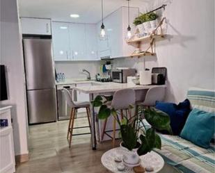 Cuina de Apartament de lloguer en Santa Pola amb Terrassa i Moblat