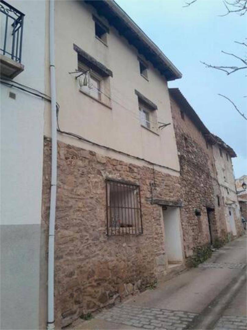 Vista exterior de Casa o xalet en venda en Almarza de Cameros amb Jardí privat