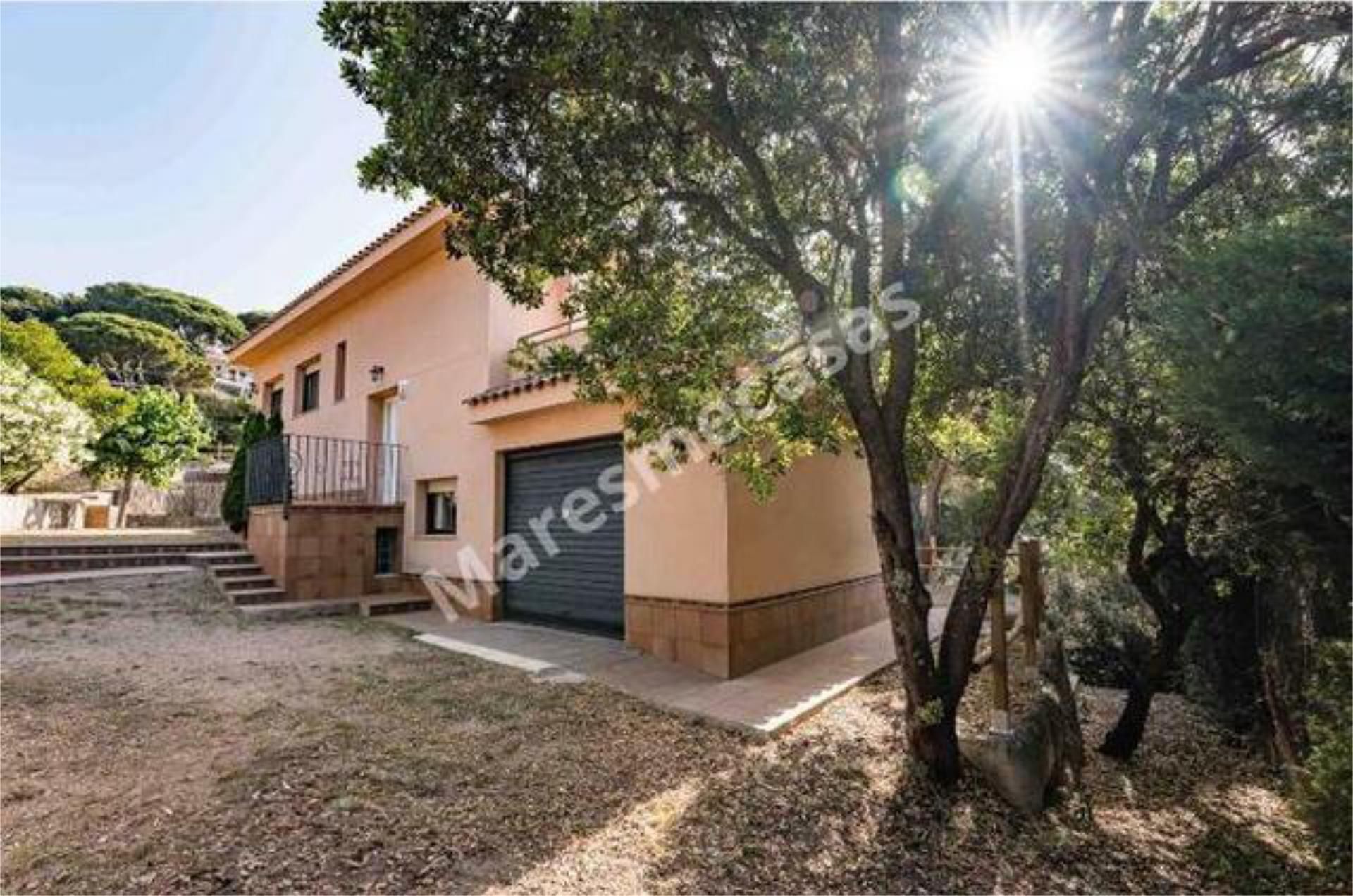 Exterior view of Single-family semi-detached for sale in Sant Cebrià de Vallalta  with Heating, Private garden and Terrace