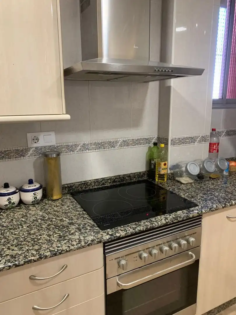Habitación en Carrer dels Jurats, 1, Tres Forques Cocina de Piso para compartir en Valencia con Aire acondicionado, Parquet y Amueblado