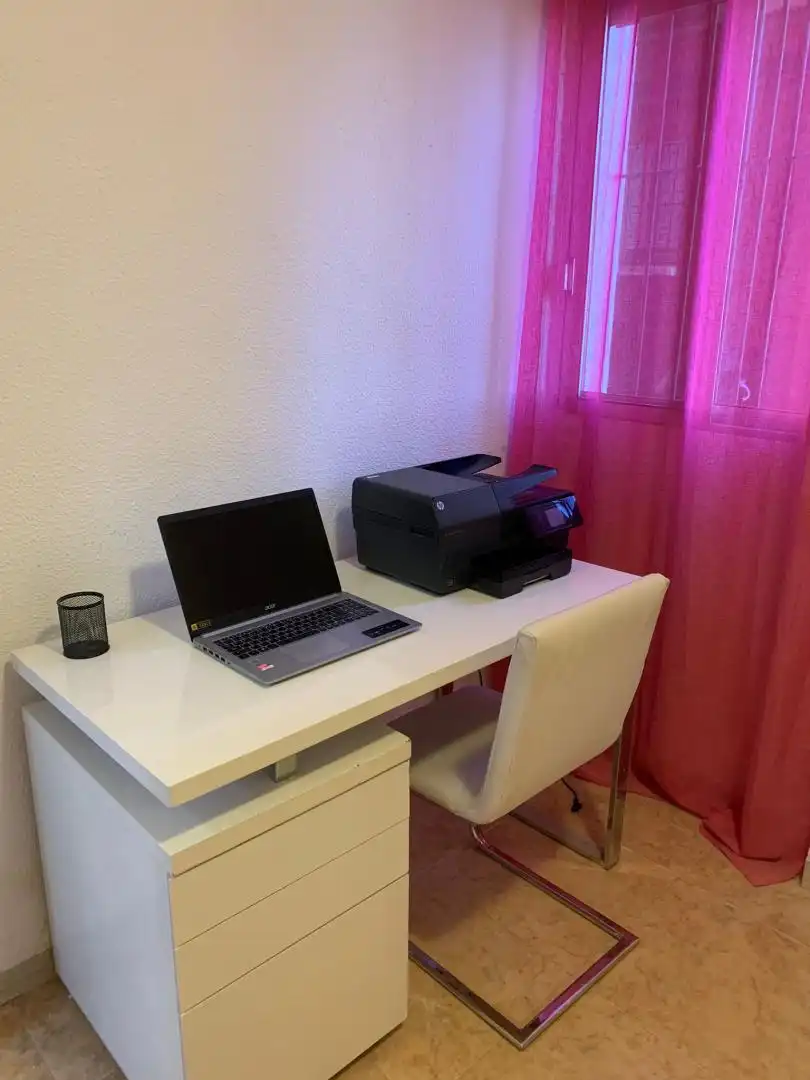 Habitación en Carrer dels Jurats, 1, Tres Forques Piso para compartir en Valencia con Aire acondicionado, Parquet y Amueblado