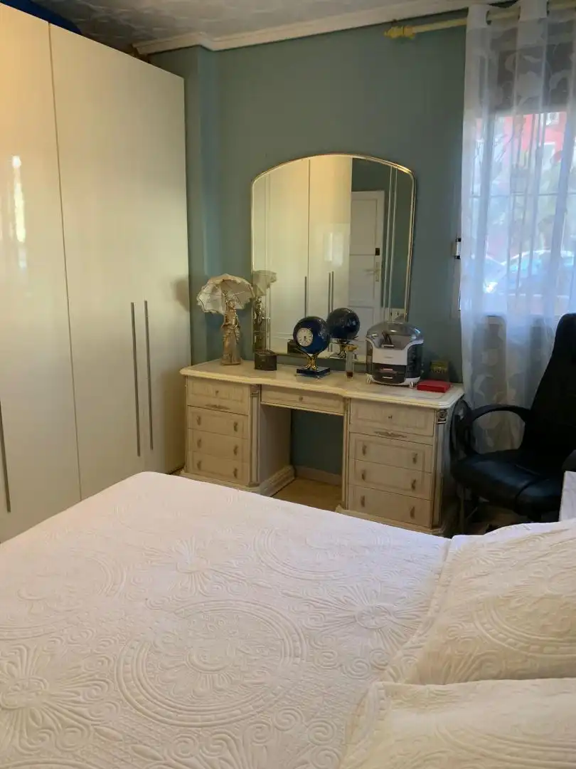 Habitación en Carrer dels Jurats, 1, Tres Forques Habitación de Piso para compartir en Valencia con Aire acondicionado, Parquet y Amueblado