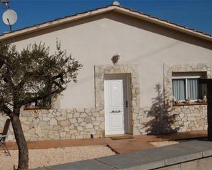 Vista exterior de Pis en venda en Riells i Viabrea amb Jardí privat i Balcó