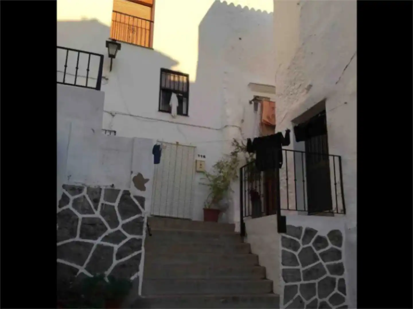 Piso en venta en Calle Barrio Bajo, Casares pueblo Vista exterior de Piso en venta en Casares con Terraza, Amueblado y Balcón