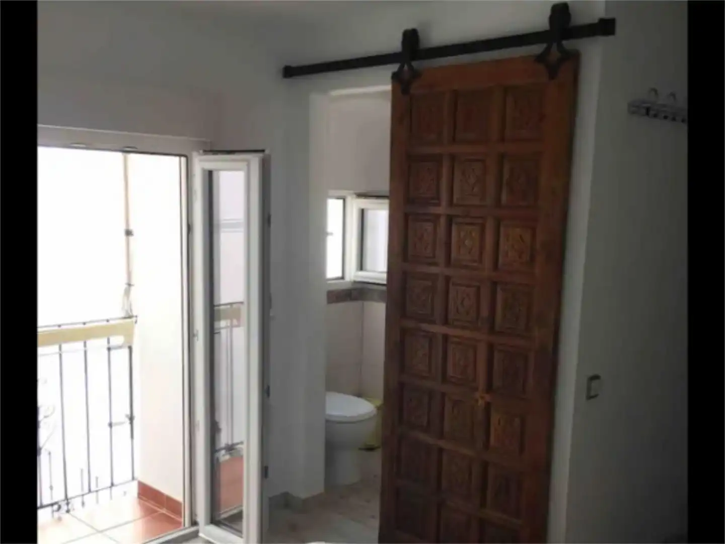 Piso en venta en Calle Barrio Bajo, Casares pueblo Baño de Piso en venta en Casares con Terraza, Amueblado y Balcón