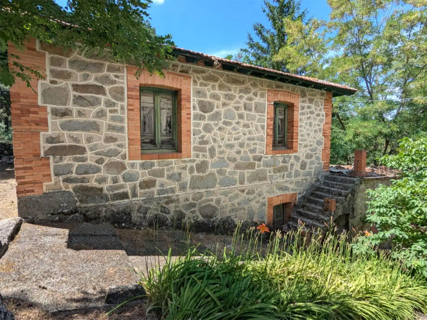 Casa o xalet en venda a Carretera Coruña, 40, San Rafael Vista exterior de Casa o xalet en venda en El Espinar amb Balcó