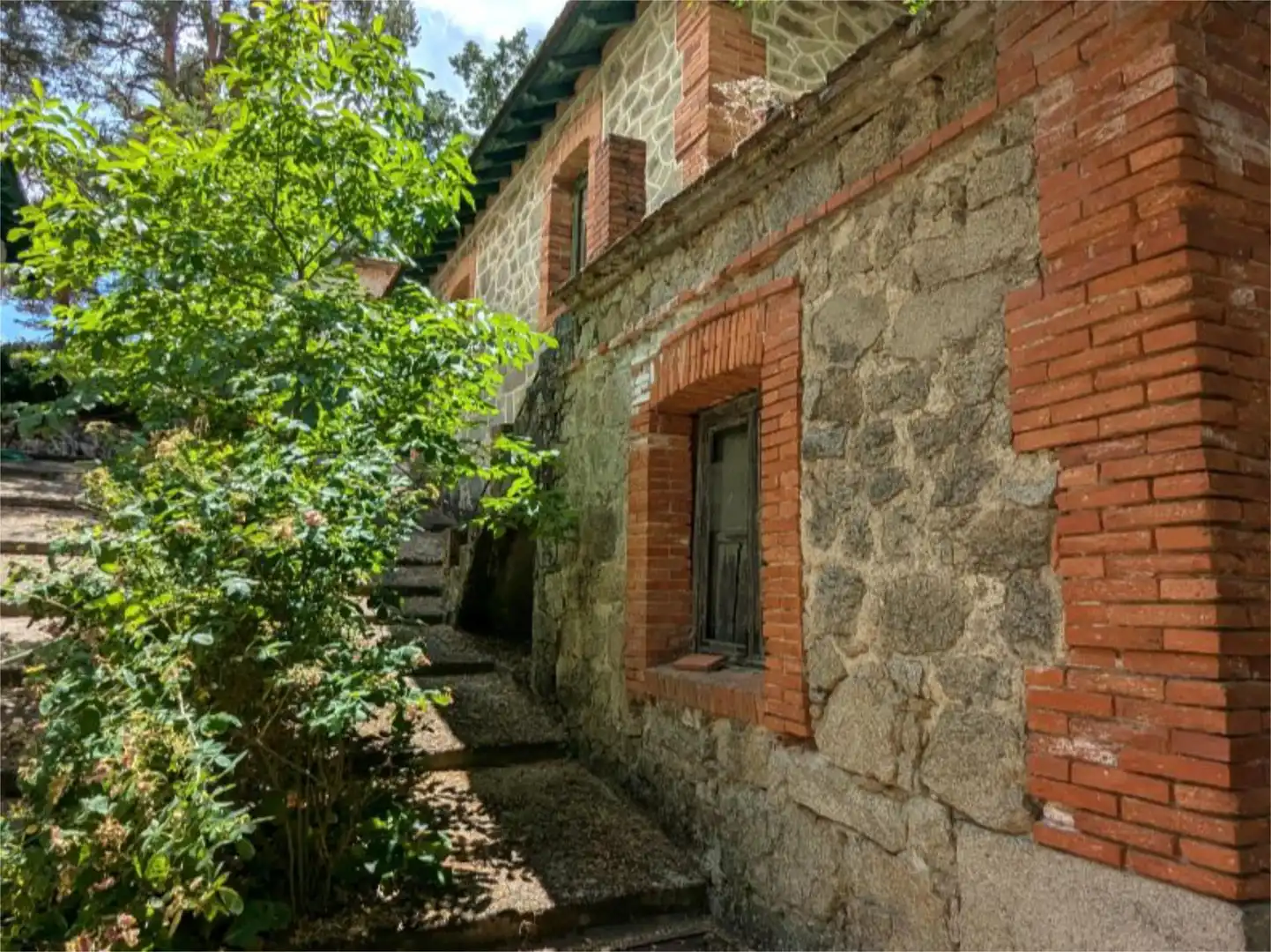 Casa o xalet en venda a Carretera Coruña, 40, San Rafael Vista exterior de Casa o xalet en venda en El Espinar amb Balcó