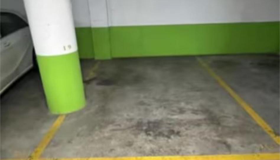 Garage to rent in Calle Torrente Ballester, 11, Rodeo Alto - Guadaiza - La Campana, Málaga - image 1 Photo 1 of Garage to rent in Calle Torrente Ballester, 11, Rodeo Alto - Guadaiza - La Campana, Málaga