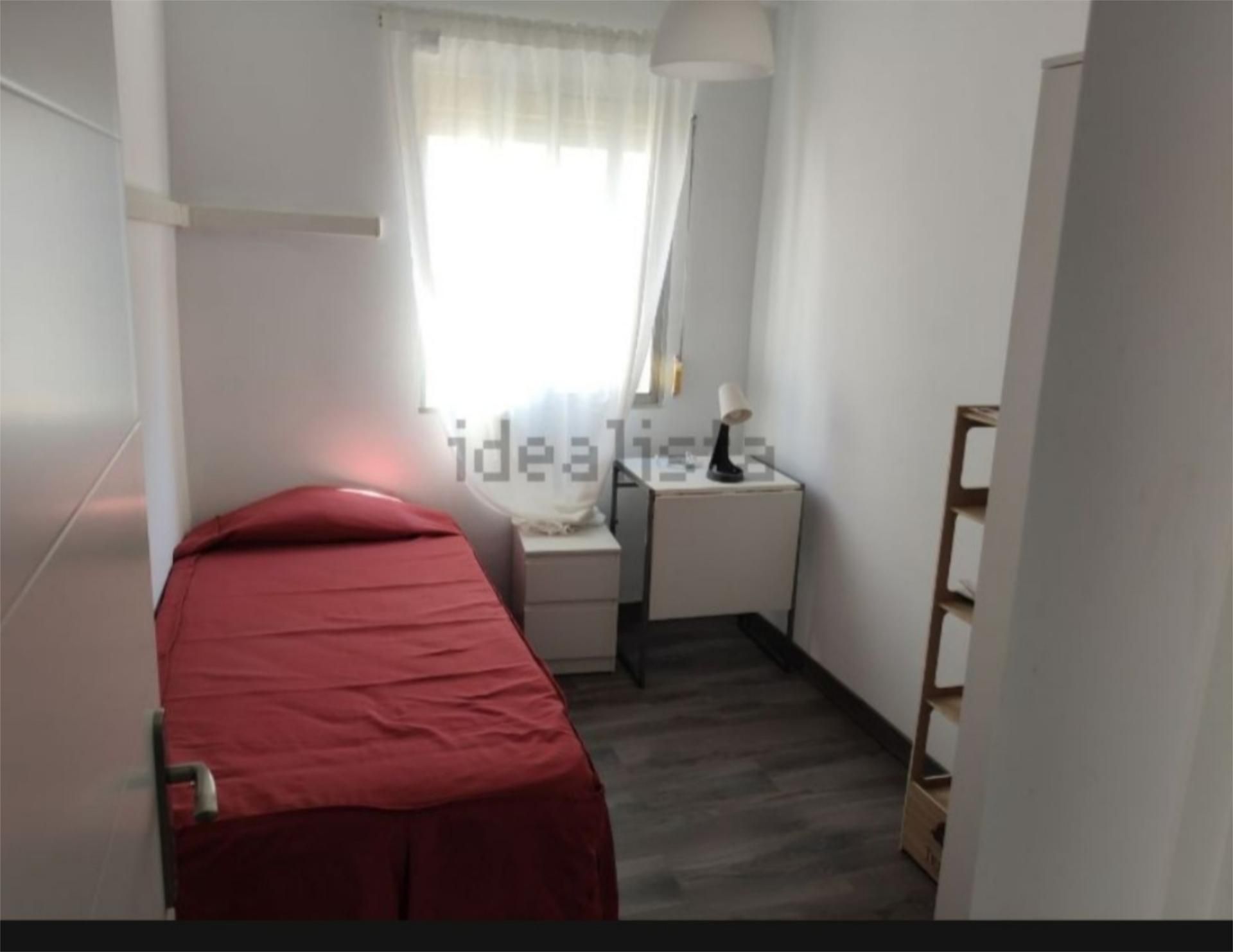 Bedroom of Flat for sale in  Sevilla Capital  with Air Conditioner, Heating and Parquet flooring