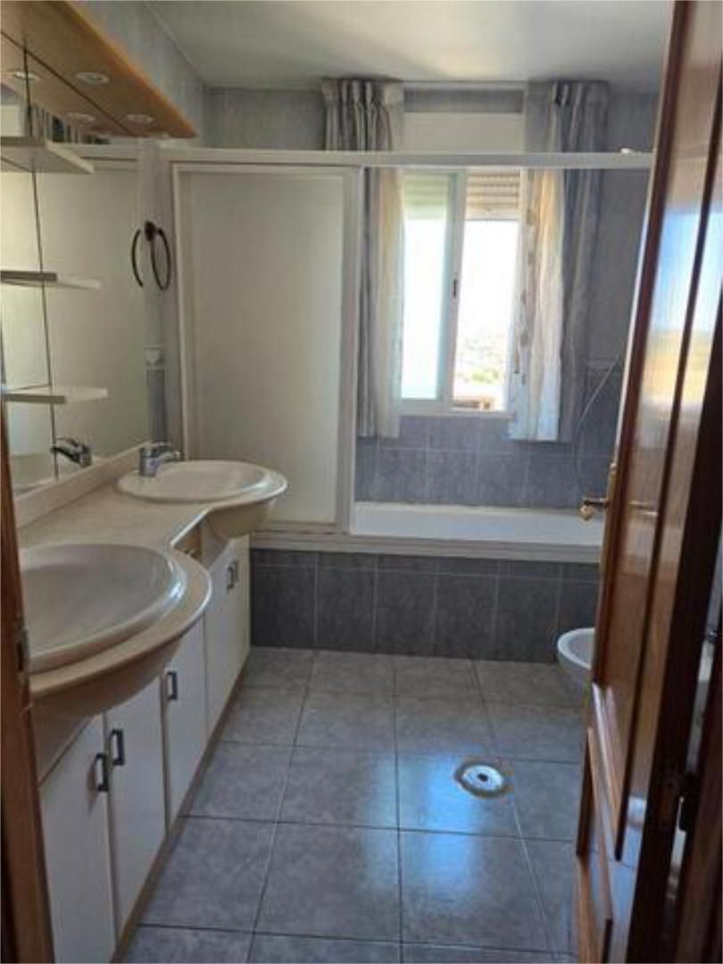 Bathroom of Single-family semi-detached for sale in Galápagos  with Heating, Private garden and Terrace