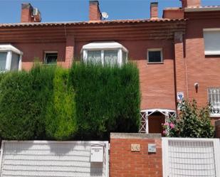Exterior view of Single-family semi-detached for sale in Valladolid Capital  with Terrace