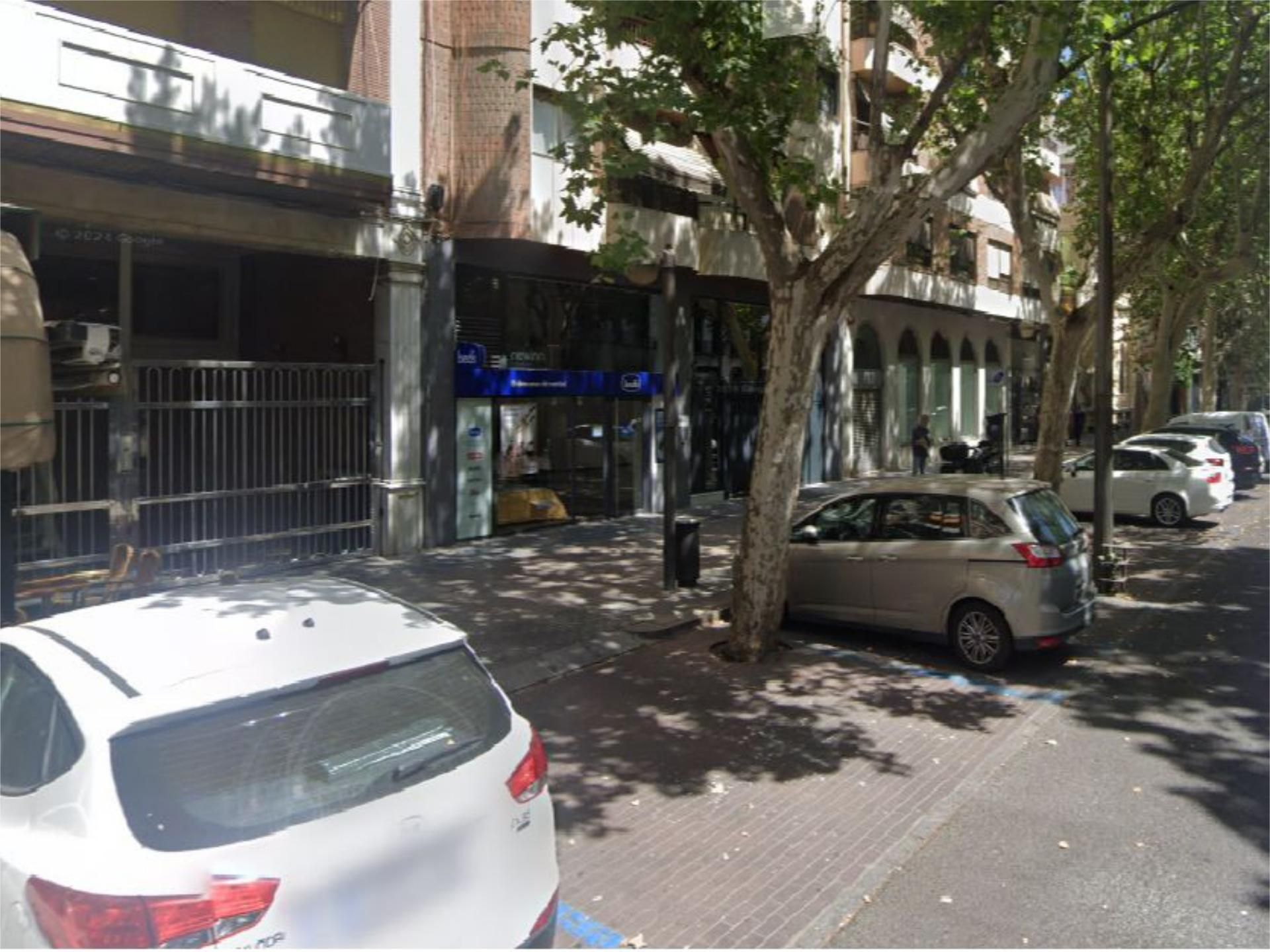 Vista exterior de Garatge de lloguer en  Córdoba Capital