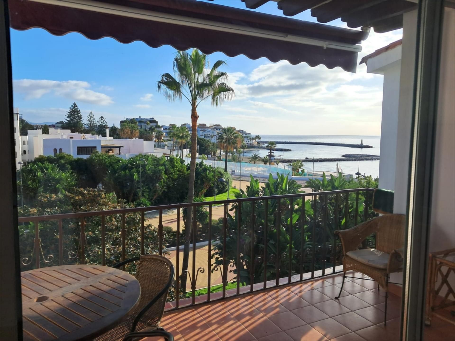 Vista exterior de Pis de lloguer en Marbella amb Aire condicionat, Terrassa i Balcó