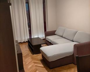 Living room of Flat to rent in Villaviciosa de Odón  with Air Conditioner, Heating and Parquet flooring