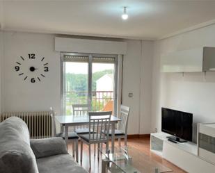 Living room of Flat to rent in Linares de Riofrío  with Heating, Parquet flooring and Furnished