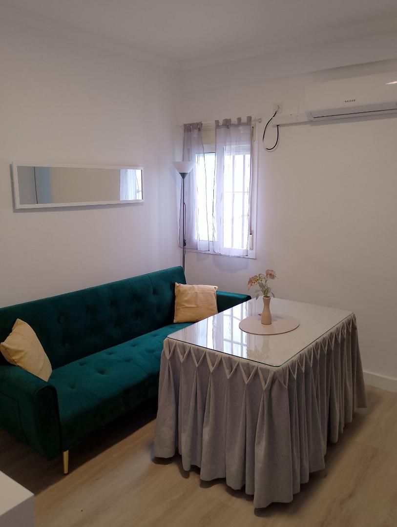 Bedroom of Flat for sale in  Sevilla Capital  with Air Conditioner, Heating and Furnished