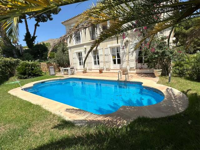 Piso en Alquiler en Calle Isla Mallorca, 130 en Golf Bahía