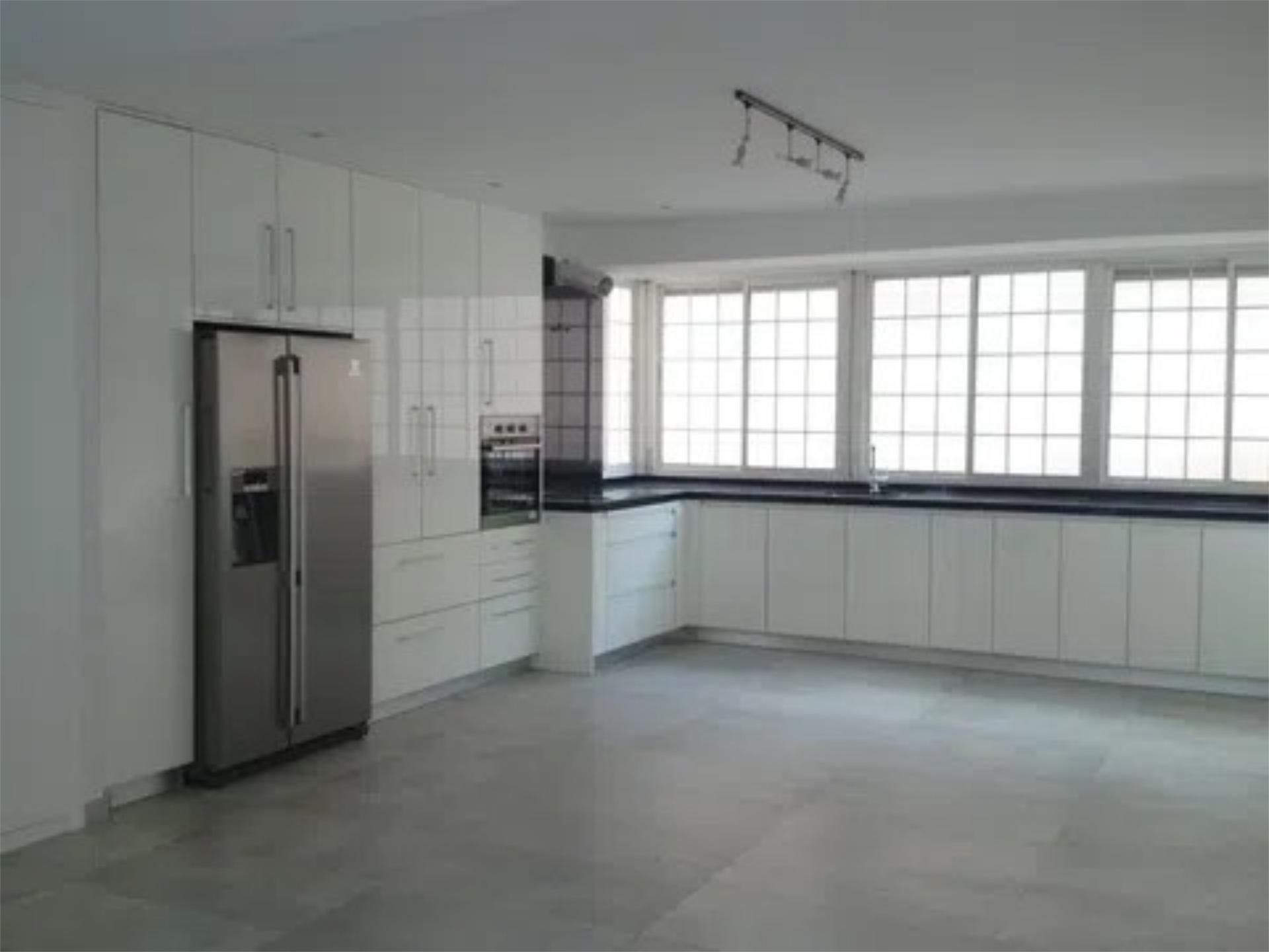 Kitchen of Flat to rent in  Madrid Capital  with Air Conditioner, Heating and Storage room