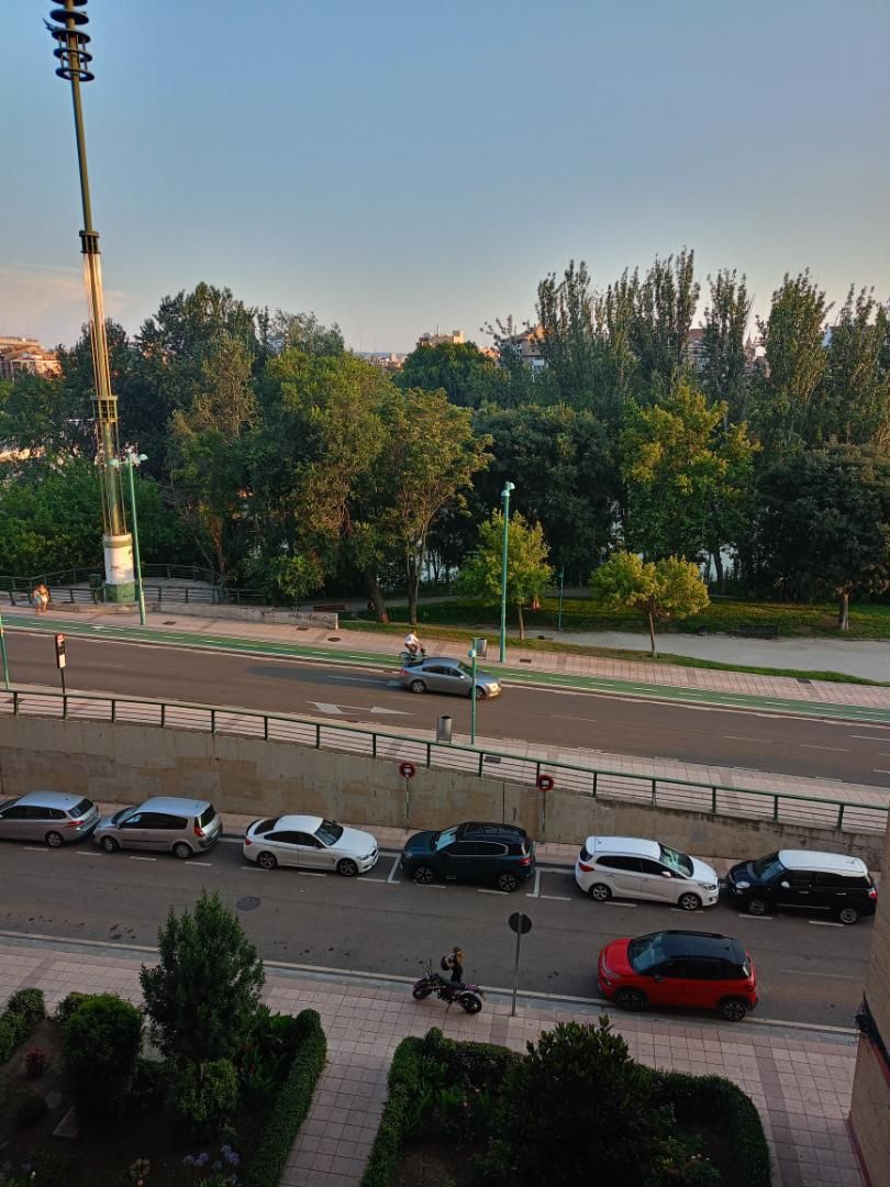 Vista exterior de Pis en venda en  Zaragoza Capital amb Aire condicionat, Calefacció i Jardí privat